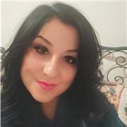 Sono la professoressa Angelina. Aiuto a trovare risposte alle domande fondamentali dell'esistenza umana: grazie alla filosofia